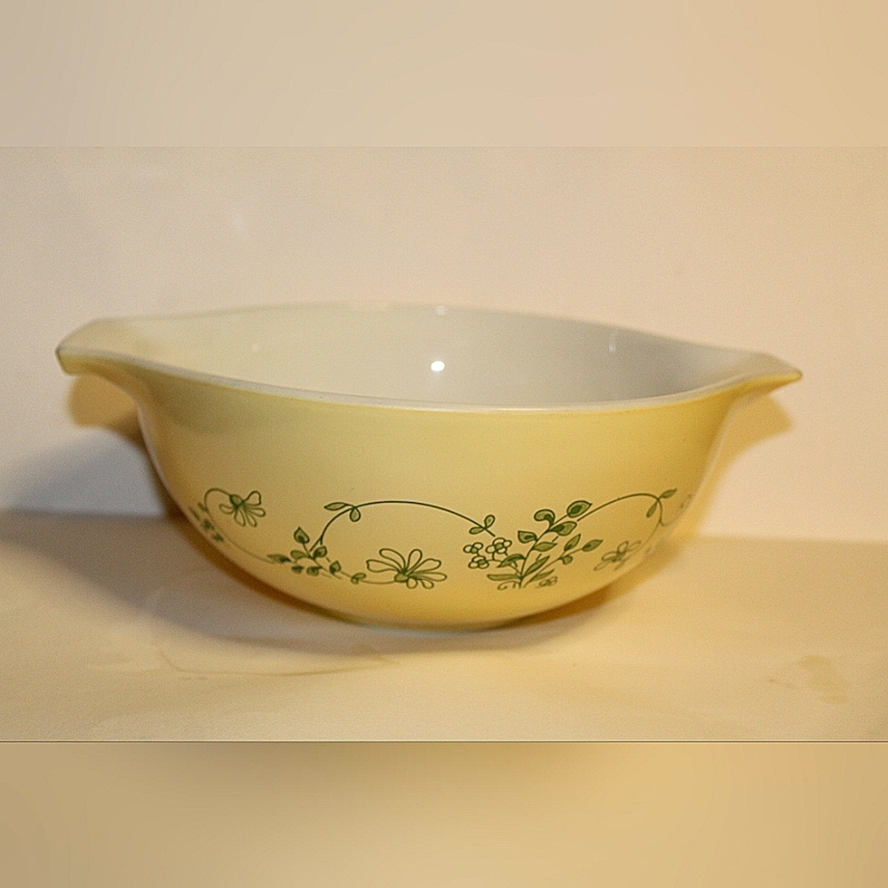Vtg Pyrex Shenandoah Cinderella Nesting Bowl. 443, 2.5qt